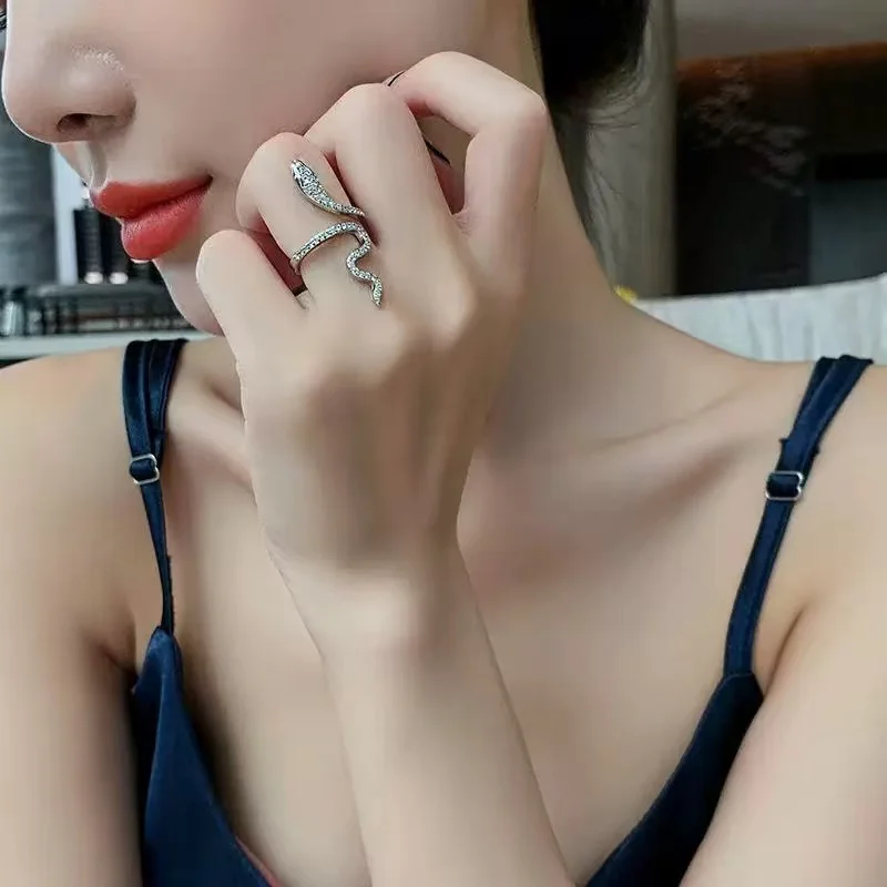 Bagues ouvertes pour hommes et femmes, Style rétro Simple et délicat, Micro-incrusté Serpentine, strass, élégance rétro pour la mode M