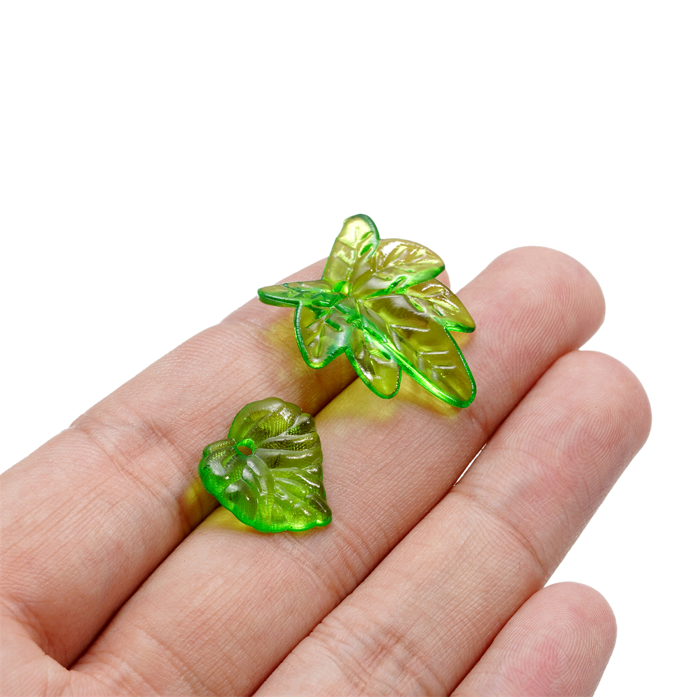 緑のアクリルの葉のチャーム,葉のビーズ,日曜大工のネックレス,ブレスレット,イヤリング,手作りの工芸品,10-100個