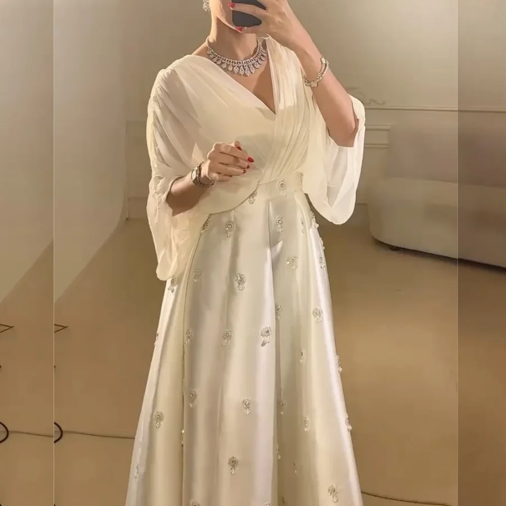 ที่กําหนดเอง S ประดับด้วยเลื่อมจีบ Quinceanera ตรงคอวี Bespoke โอกาสชุดเดรส Midi