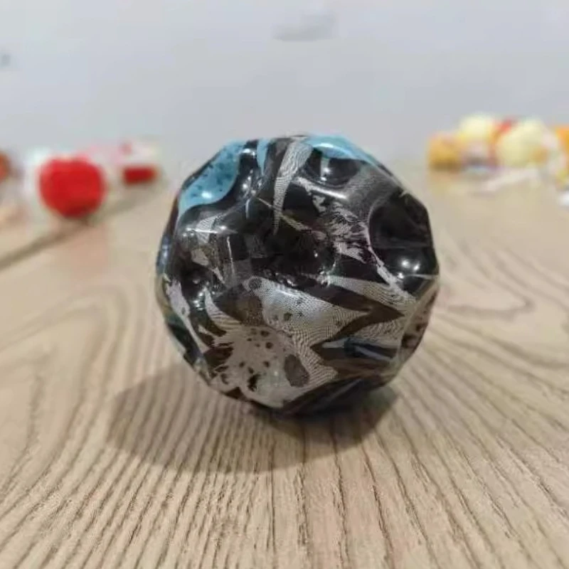 Camouflage Elastic Ball Compact Anti-Fall การออกแบบตามหลักสรีรศาสตร์ Moon Shape มีรูพรุน Bouncy Ball เด็กในร่มและกลางแจ้งความเครียด Reliever