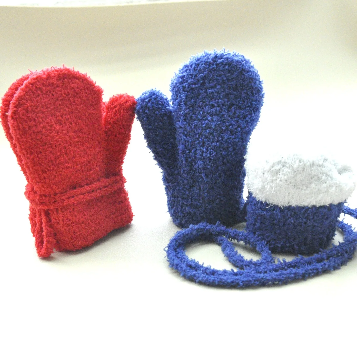 1-3Y เด็กฤดูหนาวหนา Plush พร้อมเชือกถุงมืออุ่นสําหรับชายหญิงใหม่กํามะหยี่ Mittens ขี่จักรยานกลางแจ้งถุงมือสกี