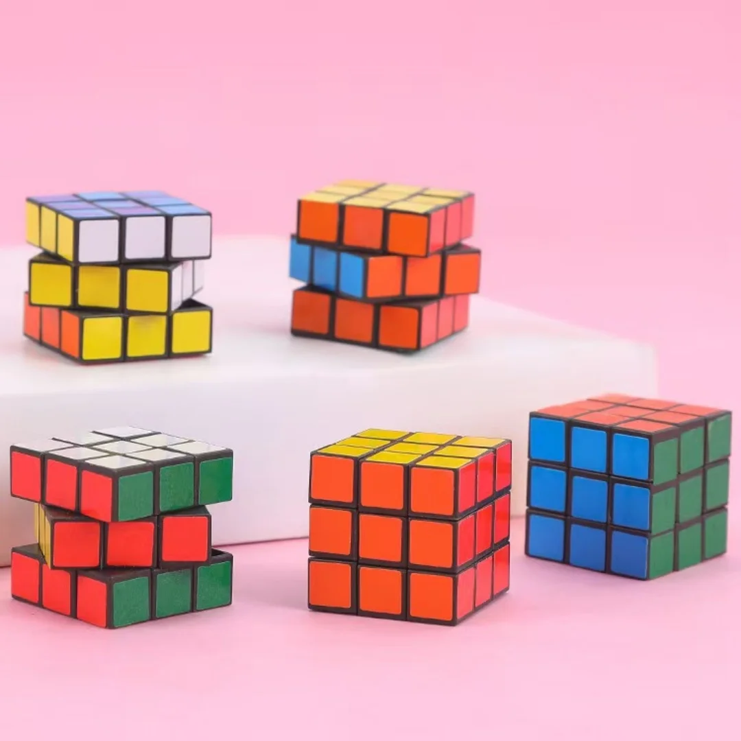 12 ชิ้น 3 เซนติเมตร Mini Magic Cube ของเล่นเพื่อการศึกษาเด็กอนุบาลรางวัลเด็กวันเกิด Party โปรดปราน Goodie กระเป๋า Pinata Fillers