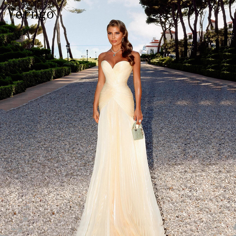 Verngo Hellgelb Glänzende Chiffon-Abschlussballkleider Schatz A-Linie Abendkleider Damen Elegantes formelles Anlasskleid Maßgeschneidert