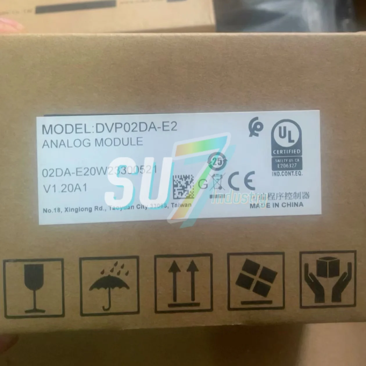 DVP02DA-E2   DVP04AD-E2     PLC Module     New original