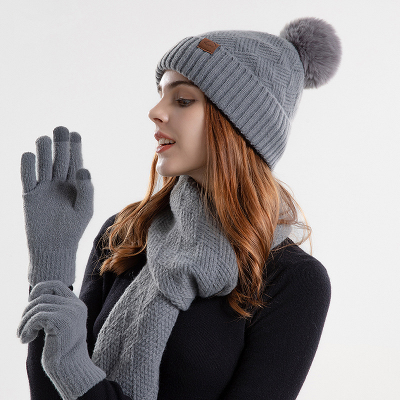 Winter nieuwe mode gebreide dame wollen muts warme muts sjaal handschoenen driedelige set oorbescherming cap vrouw