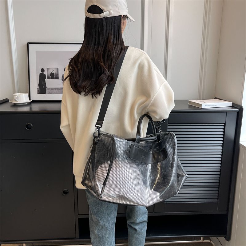 กระเป๋าท่องเที่ยวใหม่2024กระเป๋าแฟชั่นสำหรับผู้หญิงกระเป๋าฟิตเนสโปร่งใสระยะทางสั้นๆเก็บของกระเป๋าว่ายน้ำกันน้ำสำหรับกีฬา