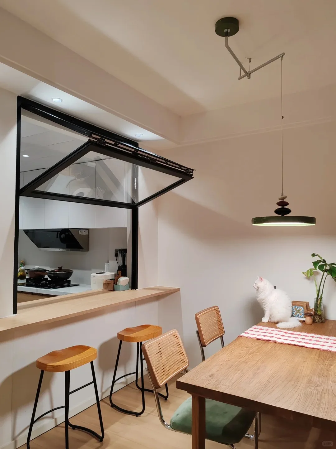 ห้องครัว Bi-Fold Window โรงงานอุปทานโดยตรงพับ Windows สําหรับ Cafe Shop แก้วอลูมิเนียมแนวตั้งพับ Windows