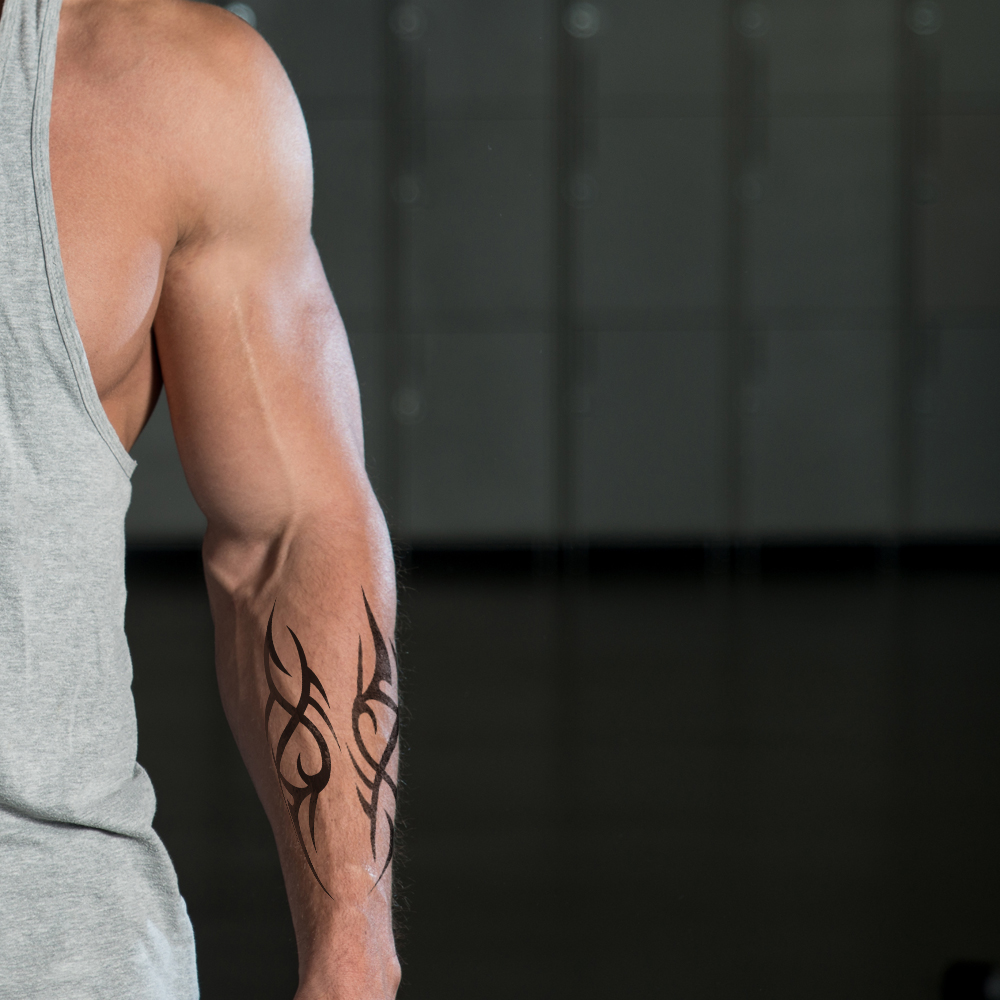 1 pièces mode élégant corps Art Cool femmes hommes demi manches noir tatouage bras temporaire Totem tatouage autocollants transfert d'eau décalcomanies