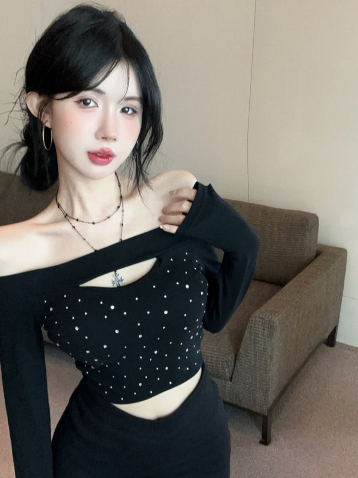 Pure Desire セクシーなデザイン長袖レディース Tシャツショート中空アウトワンショルダーダイヤモンドヒートプレス高級感トップ