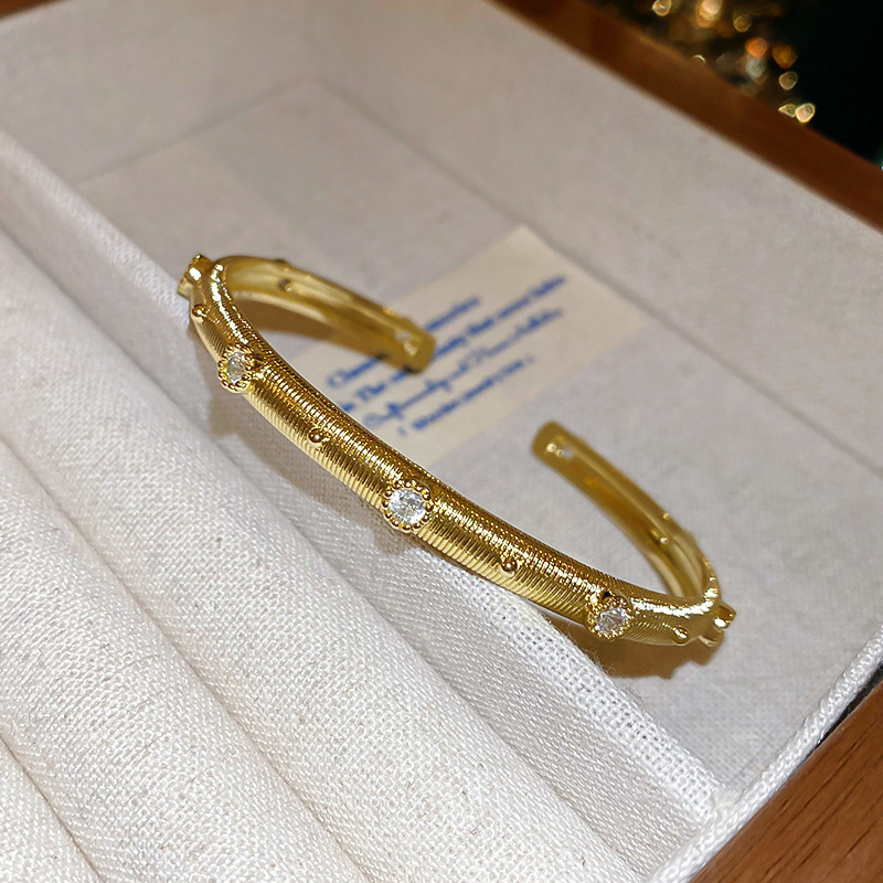 Bracelet rétro en Zircon pour femmes, Europe et états-unis, léger, luxe, tempérament, nouveaux accessoires à la mode, cadeaux