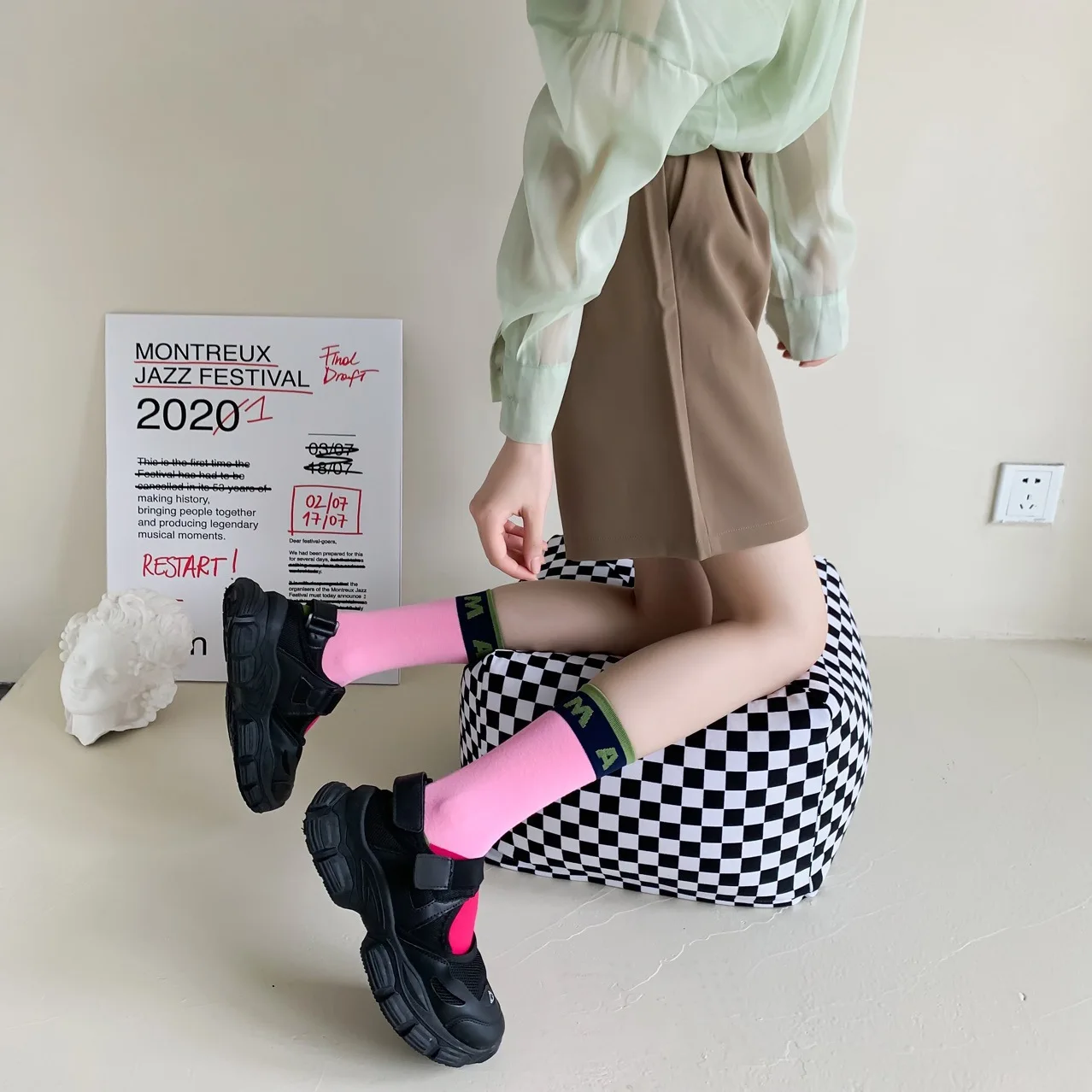 Calcetines de colores en contraste con estampado del alfabeto, calcetines deportivos de moda de algodón puro, cómodos, suaves, finos, transpirables, informales