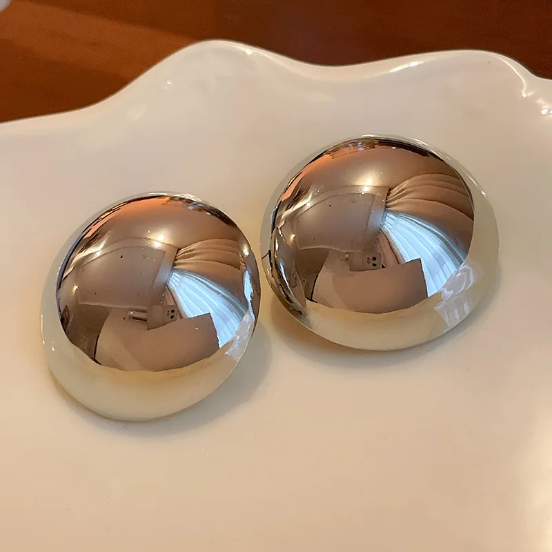 Orecchini a bottone in metallo esagerati a semicerchio rotondo grande punk liscio per le donne Gioielli per l'orecchio con orecchini geometrici color oro classico