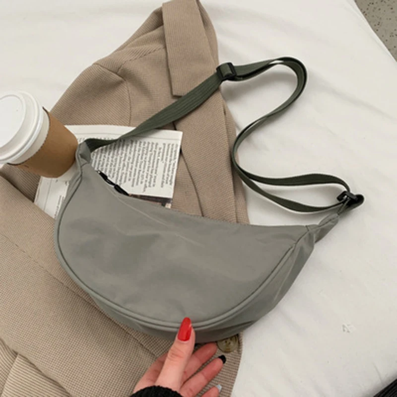 1pc nylon tinta unita per donna marsupio da viaggio di grande capacità a tracolla mezza luna quotidiano da strada marsupio
