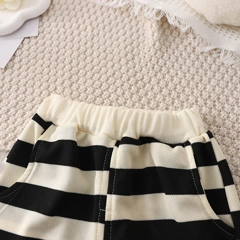 夏の子供セット男の子女の子半袖ストライプ Tシャツ + ショーツセット赤ちゃんファッションラウンドネックジャージ子供スーツ