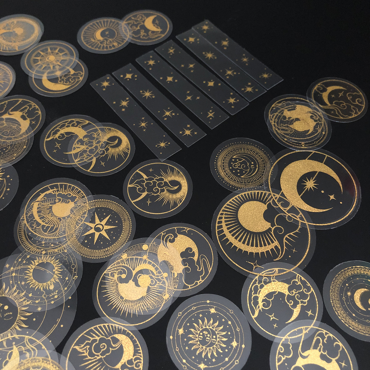 70枚 グリッターゴールドPET粘着ステッカー 防水透明ラベル：サンムーンスターなど