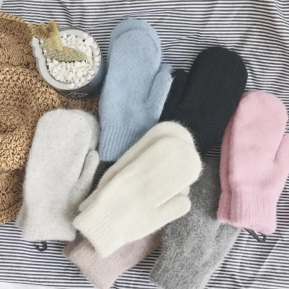 Neue Frauen Winter Warm Halten Plus Kaschmir Feste Elastizität Weiche Volle Finger Handschuhe Handschuhe Nachahmung Kaninchen Fell Gestrickte Nette