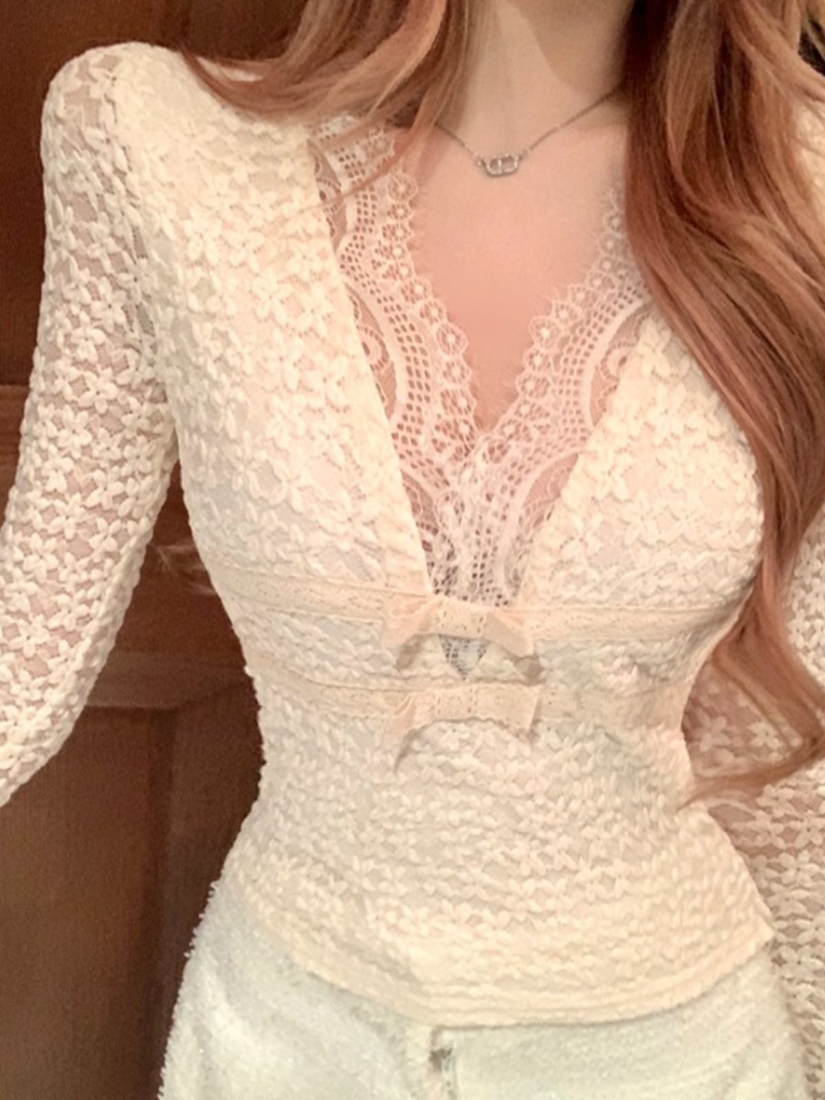 セクシーなレーストリム V ネック長袖 Tシャツ女性の秋冬暖かい高品質ベースレイヤートップ花柄カジュアルウェア