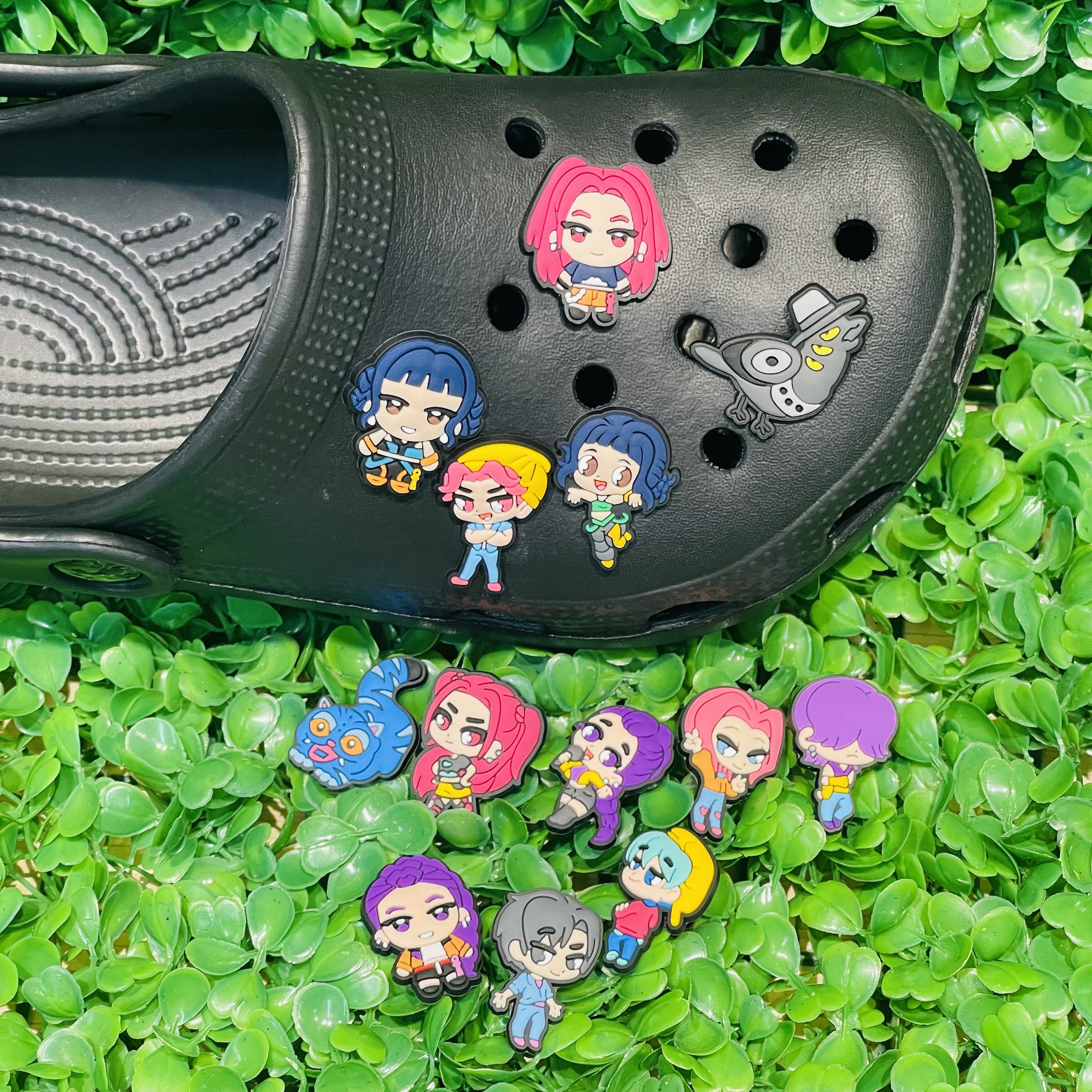 13-100Pcs Fashion Pop Singer PVC Garden Shoes Charms Movie Character Slipper Button Accessories Fit Children Birthday Gifts