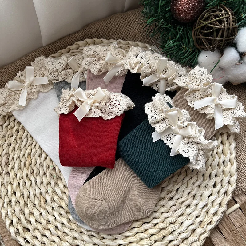 Nuevos calcetines hasta la rodilla de invierno y otoño para niñas, calcetines largos con volantes de encaje, calcetines de algodón para niños pequeños, calcetines de princesa de Navidad para 0-5 años