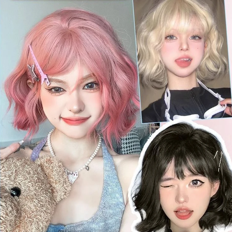 Cosplay curto encaracolado peruca sintética com franja loira rosa onda de água bob peruca com couro cabeludo simulado natural 12 ''peruca resistente ao calor
