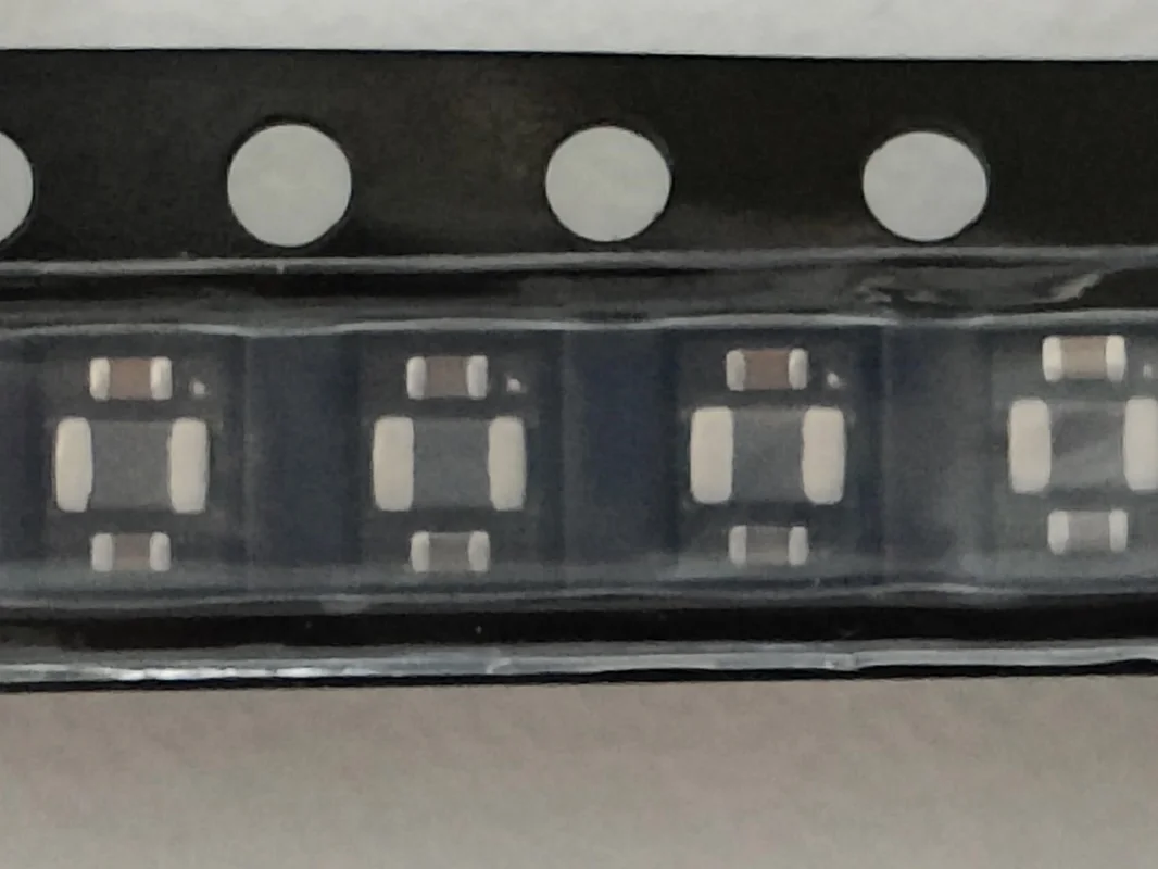 TPS82698SIPR 電源 - 基板実装 DC DC コンバータ 非絶縁 PoL モジュール 1 出力 3V 800mA 2.3V - 4.8V 入力