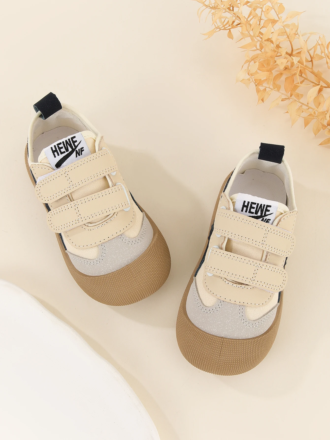 Primavera e outono 2024 nova versão coreana de meninas interiores sapatos de lona de sola macia das crianças do bebê da criança sapatos infantis