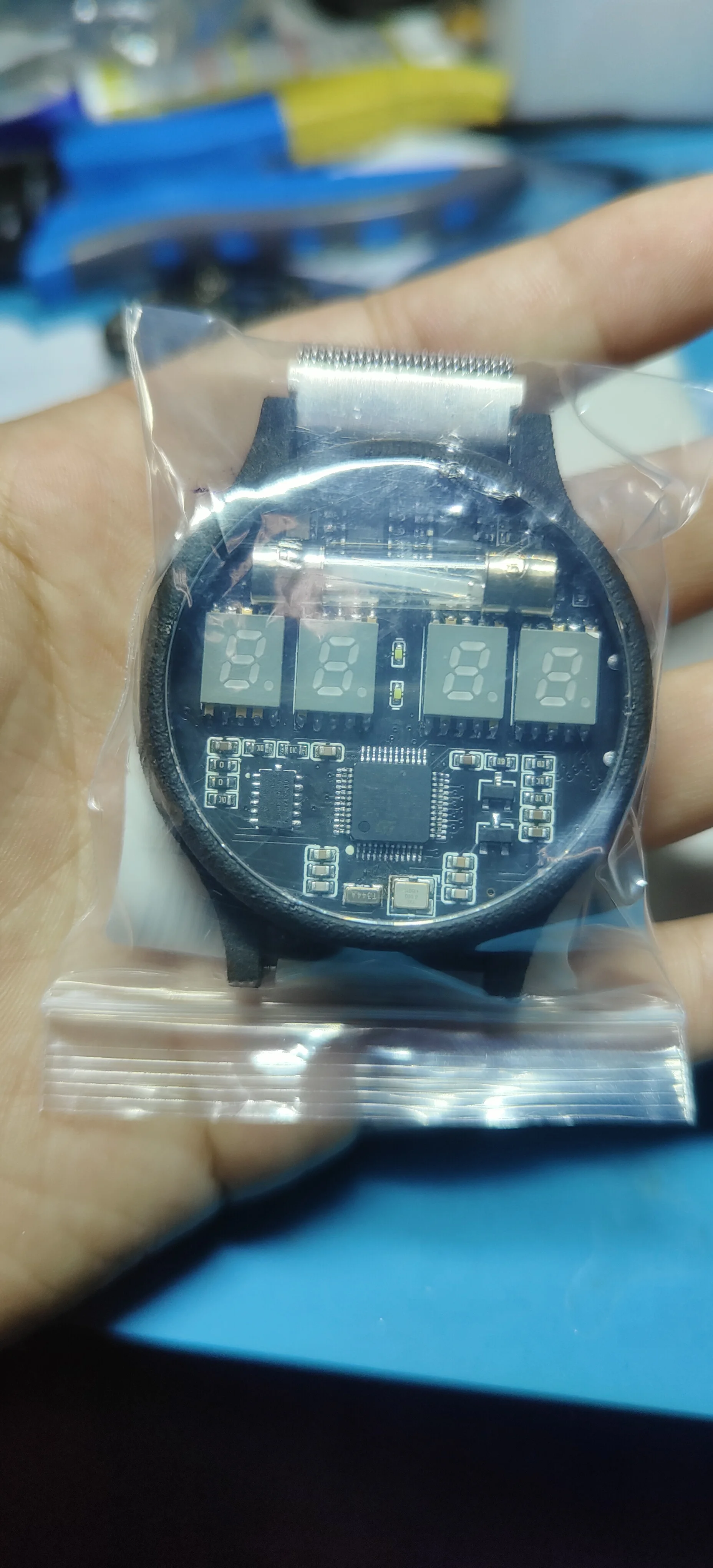 Homemade Bluetooth watch, can be operated by connecting to a mobile app for Type C charging