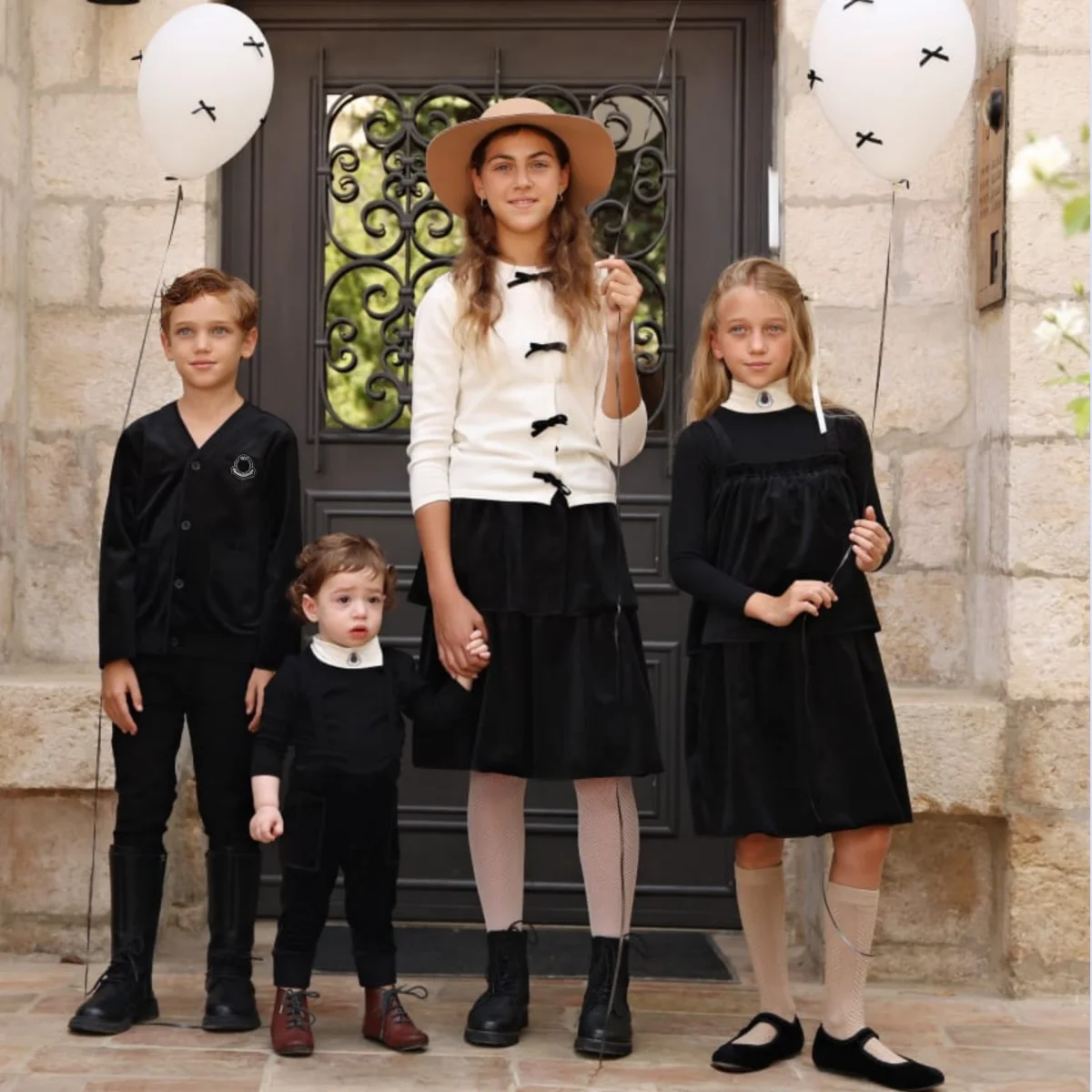 2025 Mail's AW Trajes de gama alta Hermano Hermana Familia Ropa a juego Vestidos de terciopelo negro Blazers Falda