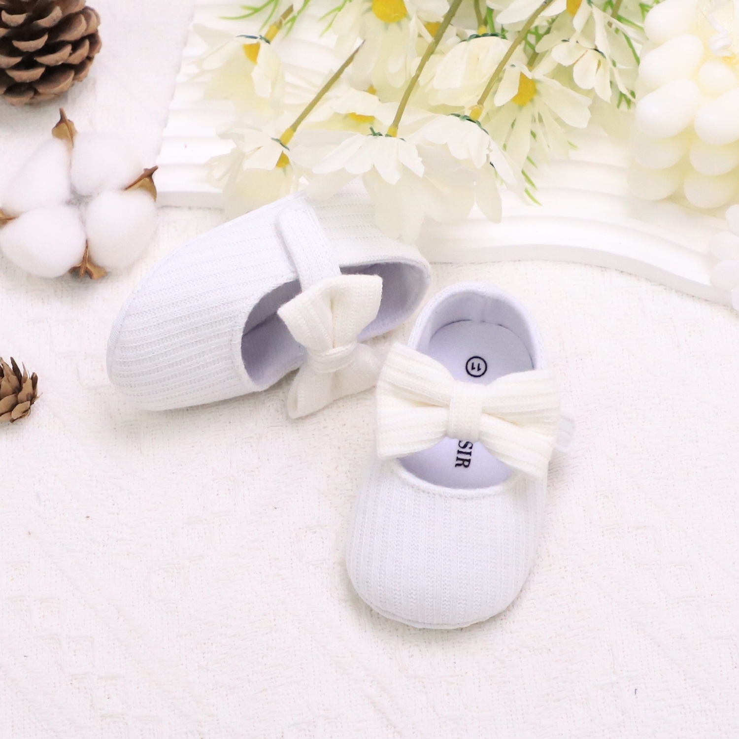 Urocze buty Mary Jane z kokardką dla dziewczynek - lekkie, antypoślizgowe i miękkie płaskie podeszwy do chodzenia w pomieszczeniach i na zewnątrz przez cały rok