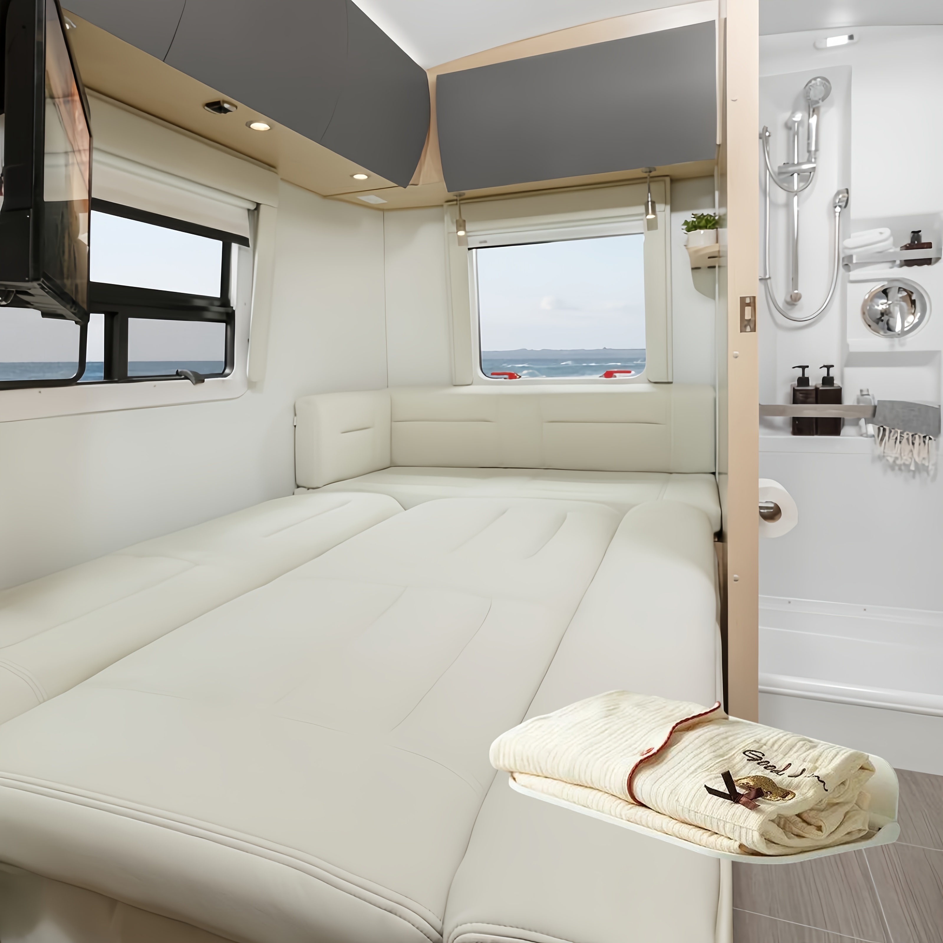 Support pliable peu encombrant pour camping-car! Support mural facile à installer, design flottant robuste, accessoire idéal pour camping-car.