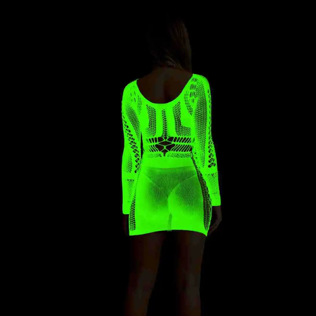 ‌ Świecąca w ciemności fluorescencyjna koszulka nocna z przezroczystej siateczki, modelująca sylwetkę, prześwitująca halka z wycięciami.