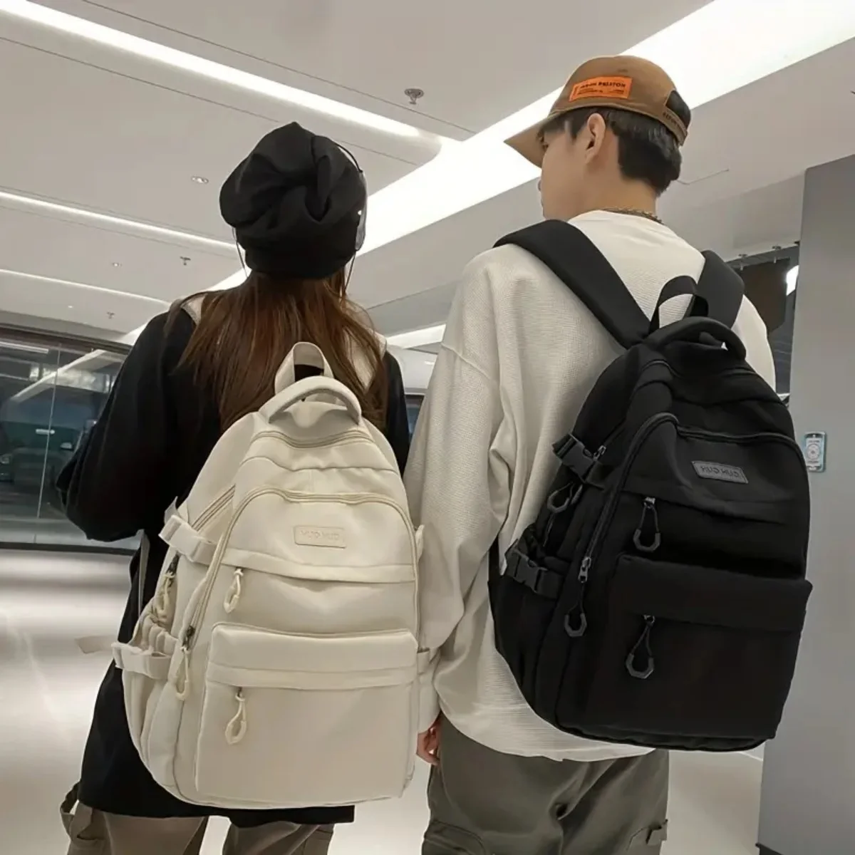 중고등학생을 위한 Ticabear 대용량 백팩 - 다양한 수납공간, 조절 가능한 스트랩이 있는 견고한 원단