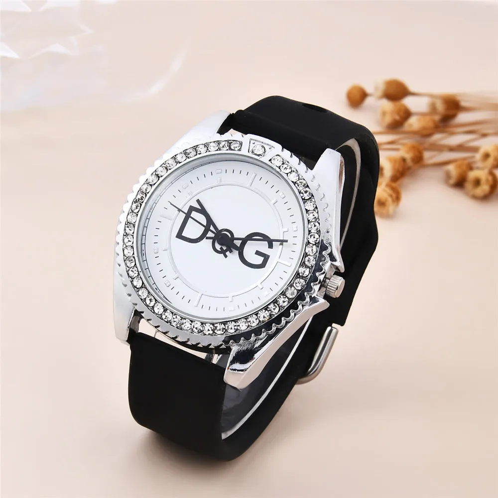 แบรนด์หรู DQG ผู้หญิงนาฬิกาสายหนัง Rhinestone Inlay Dial แฟชั่นนาฬิกาควอตซ์ผู้หญิงนาฬิกาของขวัญ
