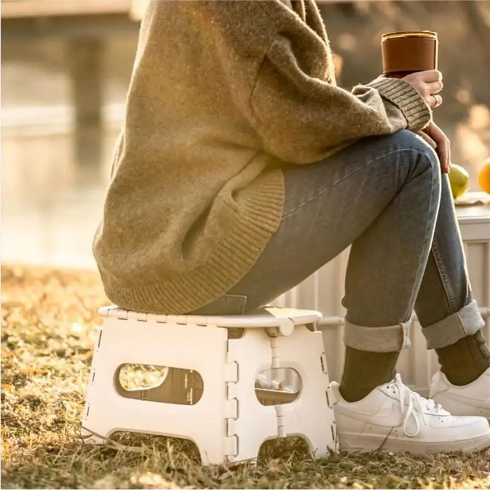 Silla plegable portátil para exteriores, banco de plástico, banco pequeño plegable, banco de pesca, silla de playa beige