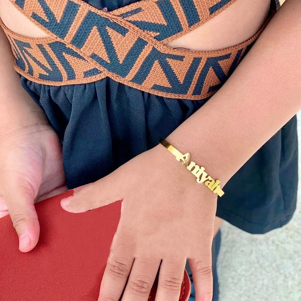 Pulseira com nome do bebê, pulseira com nome personalizado, pulseira dourada de aço inoxidável, joias personalizadas para nascimento das crianças