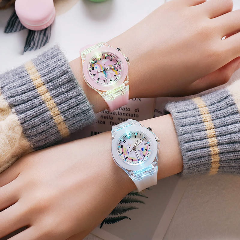 Reloj UTHAI C22 para niños, relojes de unicornio de dibujos animados que brillan en la noche, reloj DIGITAL de cuarzo, banda de silicona, escuela primaria para niñas lindas