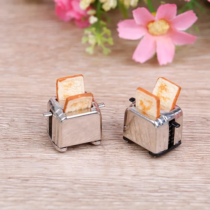 1:12 Mini macchina per il pane per casa delle bambole Simulazione Modello in miniatura Giocattolo Mini casa Tostapane Giocattolo per la famiglia Macchina per il pane per la casa del bambino