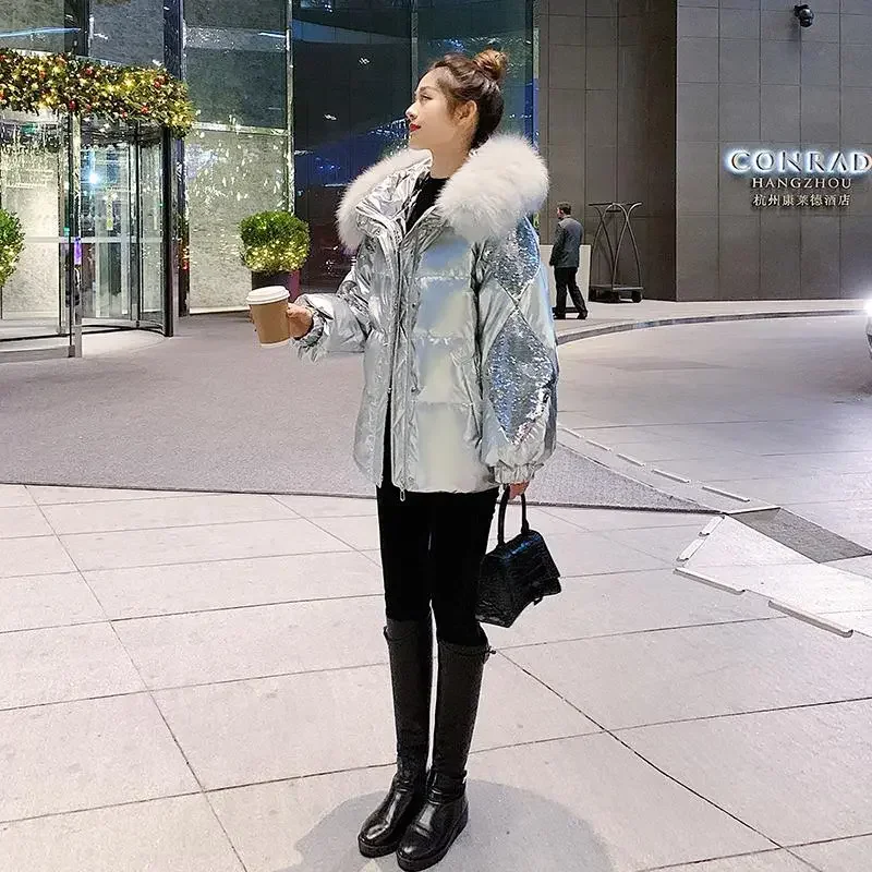 女性用の光沢のあるシルバーカラーのジャケット,フード付きコート,ファッショナブルなスパンコールジャケット,新しい冬2024