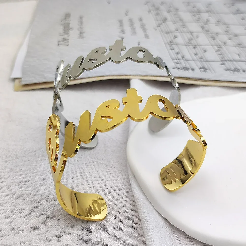 CUSTOM ชื่อกําไลข้อมือผู้หญิงสแตนเลสส่วนบุคคล Letter ปรับใหญ่กําไลข้อมือเครื่องประดับแฟนของขวัญ Pulseira Feminina