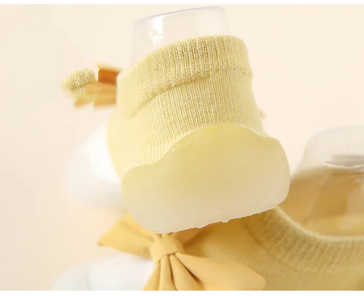 Sapatos recém-nascidos, Padrão Bordado, Meias Antiderrapantes, Crianças Meninas Sola de Borracha Macia, Berço Criança Botas, Criança Sneakers