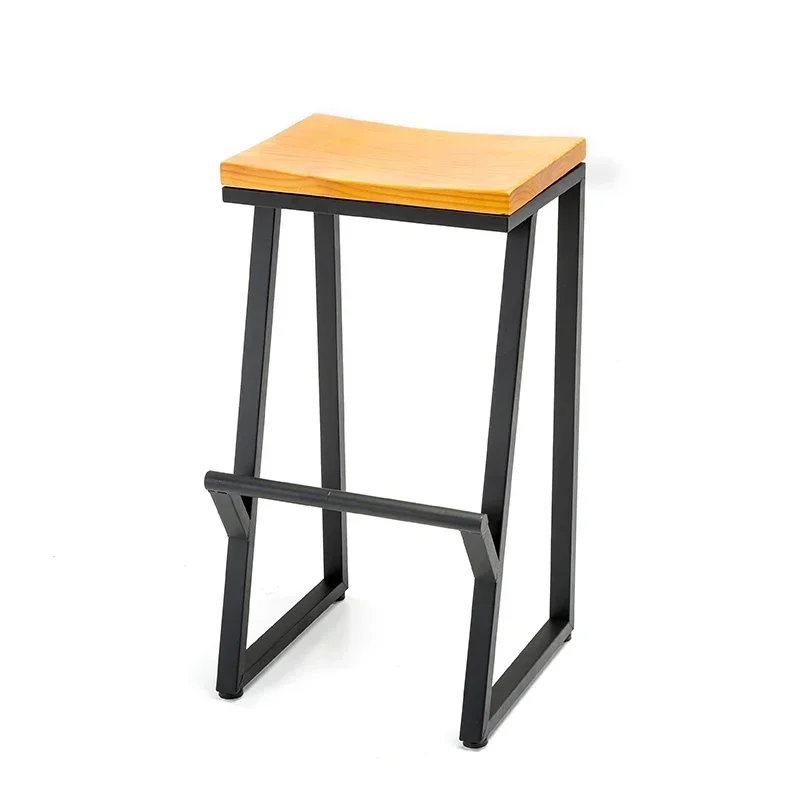 Silla minimalista de barra de hierro con base alta, asientos de madera maciza, asientos de mostrador, muebles de restaurante con soporte de carga estable, taburetes de cocina