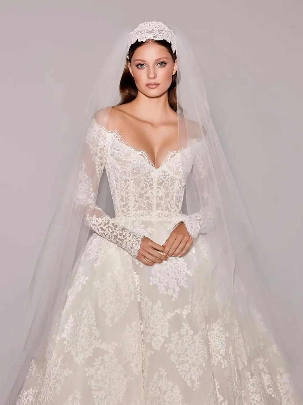 Customized Elegant Wedding Dresses V-Neck With Full Floral Appliques Long Sleeve Bride Wedding Dress Vestidos De Novia