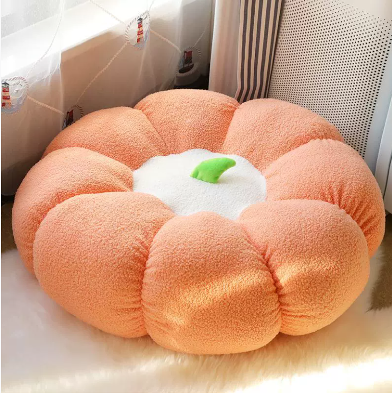 Cojín casero en forma de calabaza