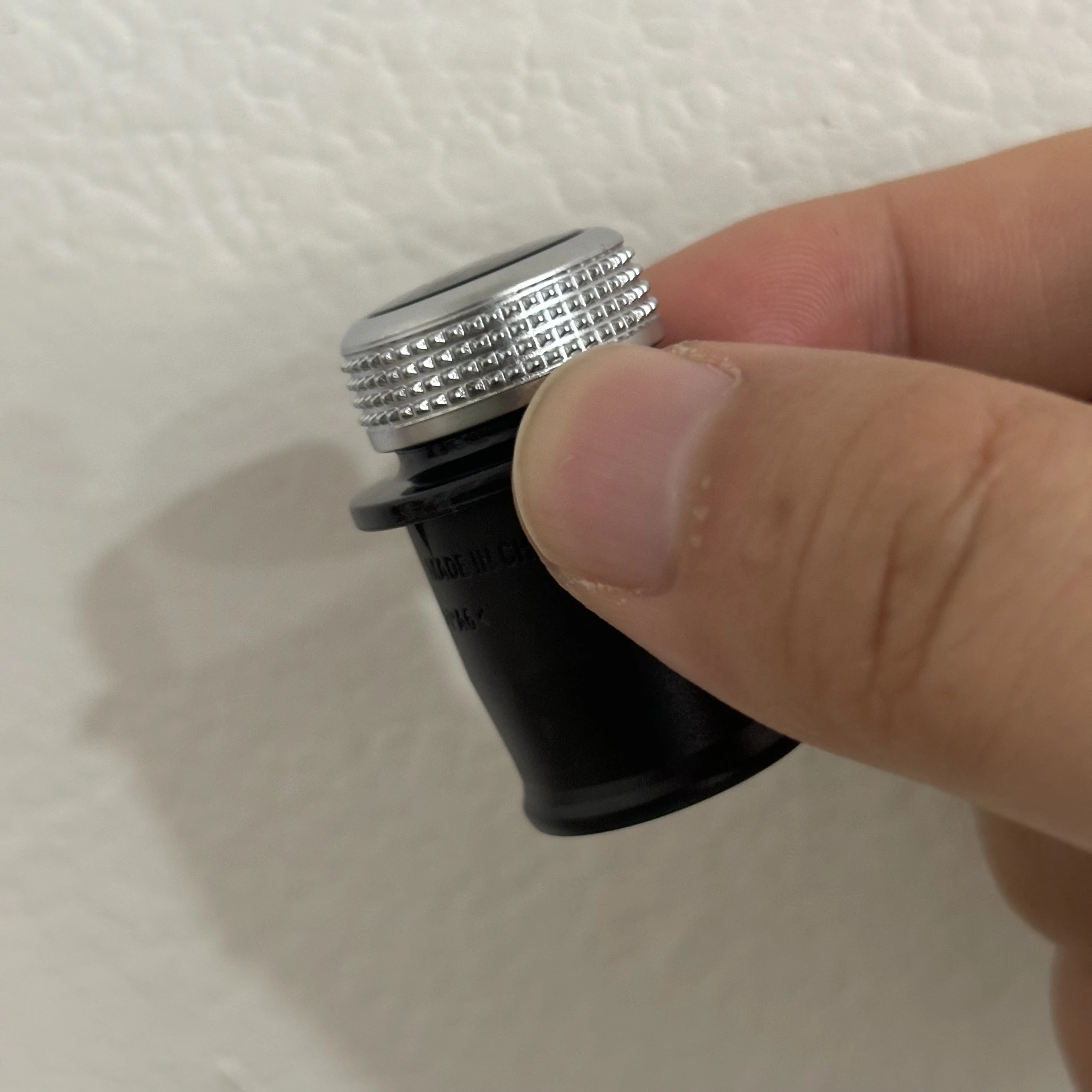 Auto-Zigarettenanzünder-Dekorationsabdeckung, verchromter Zigarettenanzünder-Stecker für Audi A3 A4 A5 Q2 Q7 R8 8W0 919 311 12 V