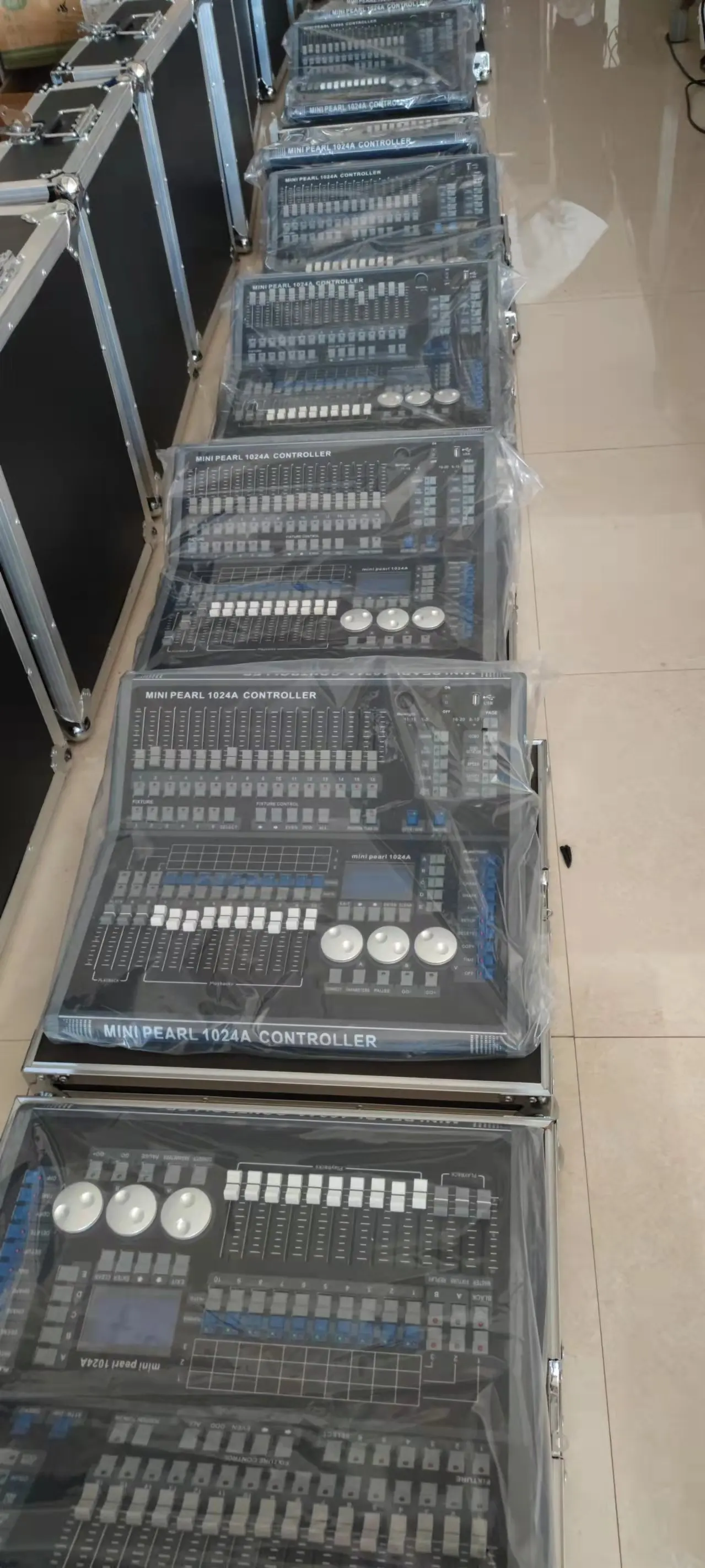 Guangzhou Factory Manufacturer Mini Pearl Light/DJ Controller DMX 1024 Black Stage Light Dimmer High Quality Product