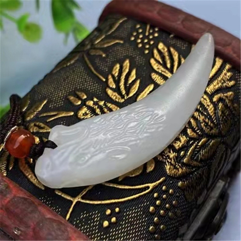 Wholesale Imitation Xinjiang Hetian Jade Wolf Tooth Pendant Jade Crafts Men's and Women's Wolf Tooth Jade Pendant