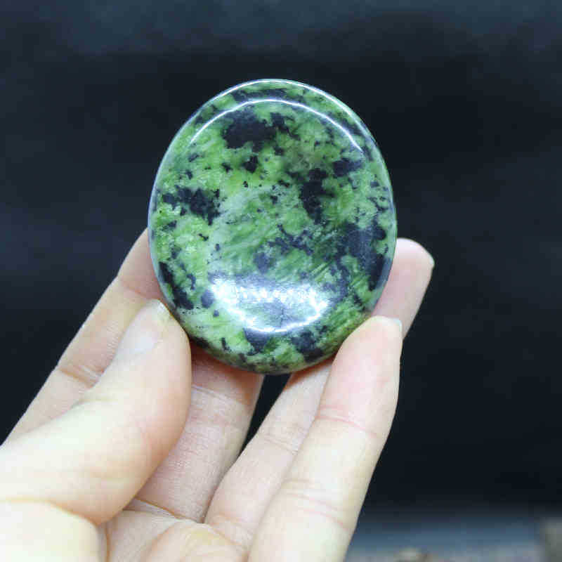 ทิเบตหยกยาหินผ้าปิดตา Serpentine หยกความงามหยกเขียวเข้มผ้าปิดตานวดแม่เหล็กผ้าปิดตา