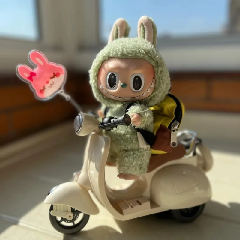 Labubu boneca mini motocicleta elétrica, acessórios de boneca labubu, brinquedos de boneca fofos divertidos, com luzes e música, presente de natal infantil diy