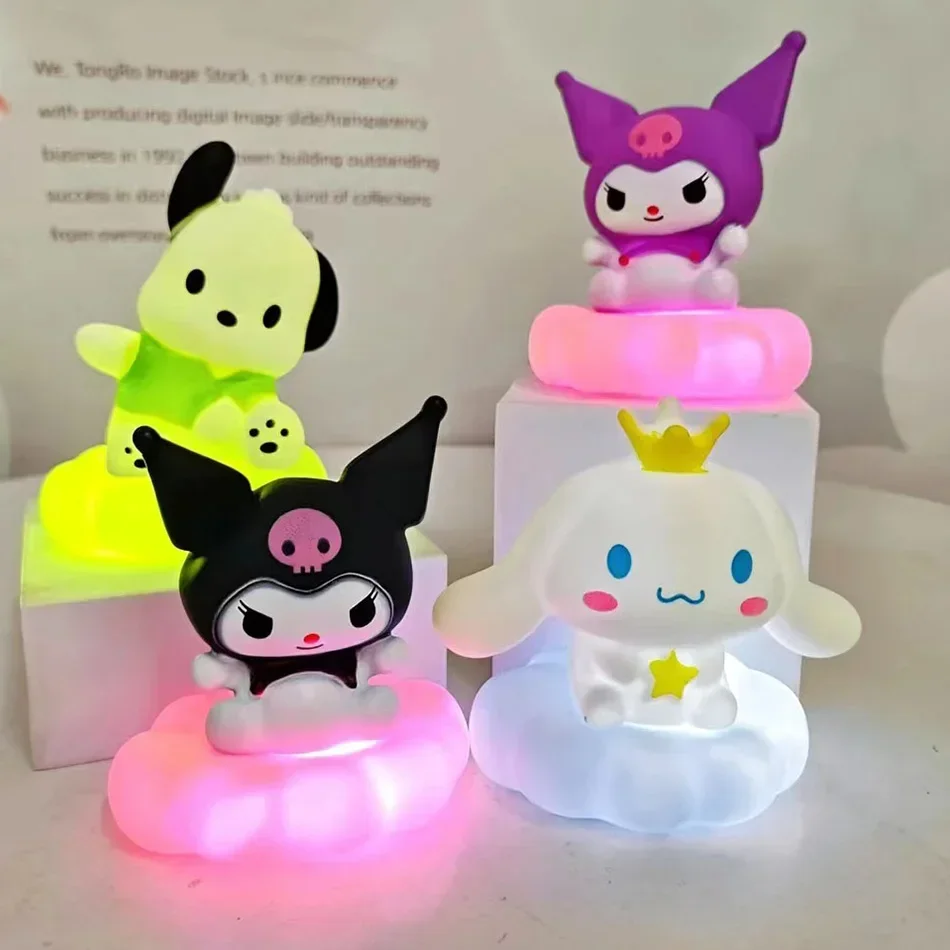 Anime Sanrio Hello Kitty Kuromi Cinnamoroll Melody luz nocturna brillante juguete para niños lámpara de noche Kawaii lindo regalo de cumpleaños para niños