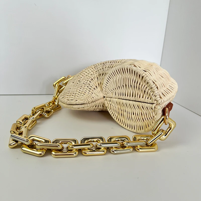 Bolsos de paja informales versátiles para mujer, bolso de hombro con cadena de Metal especial de ratán de Color sólido con concha de concha, diseñador de lujo, 2022